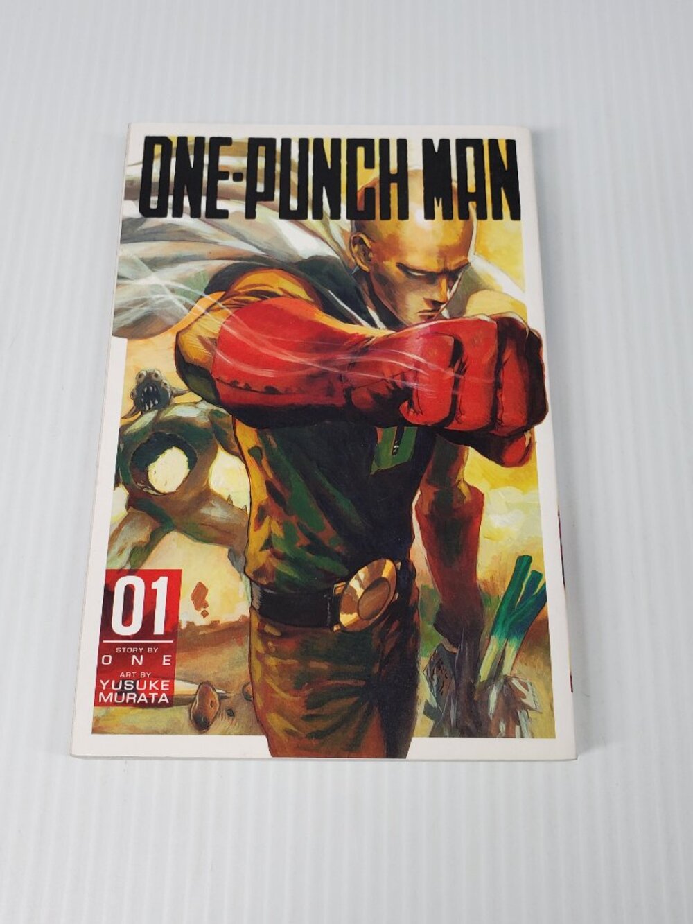 One Punch Man Vol. 1 by ONE & Yusuke Murata VIZ Media English Softcover Manga